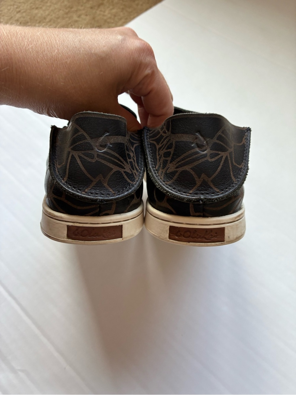 Women’s OLUKAI Shoes 6.5 - Picture 5 of 8